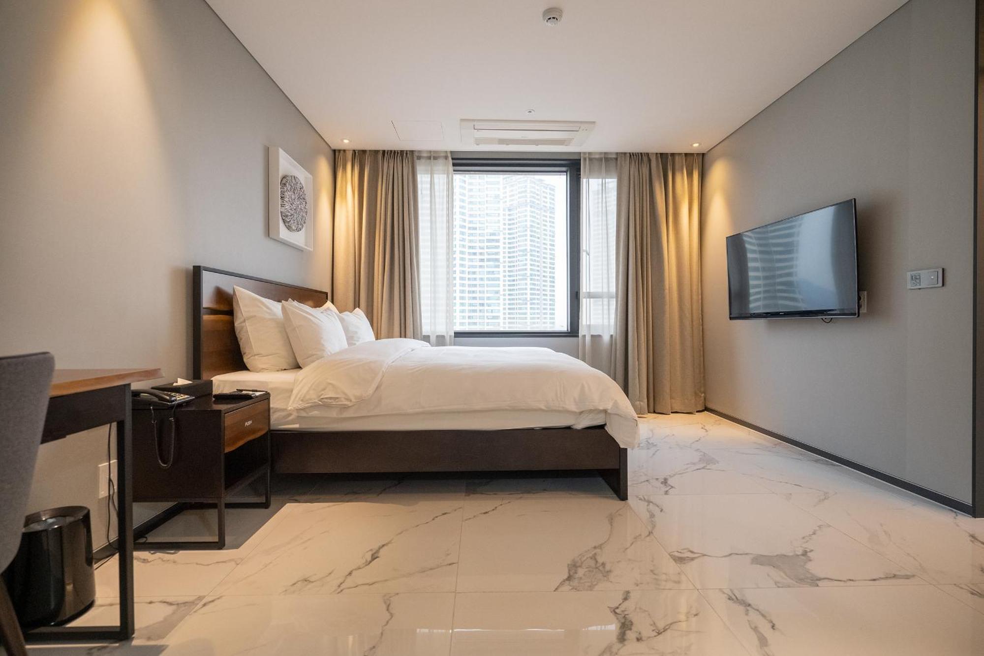 Gloucester Hotel Cheongju Extérieur photo